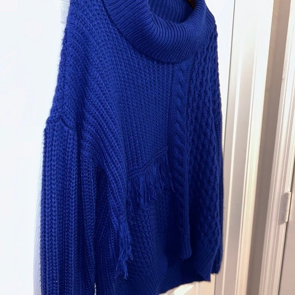 Calvin Klein Women's Sweater XL Cable Knit Chunky Turtleneck Cobalt Blue Fringe - Picture 2 of 8